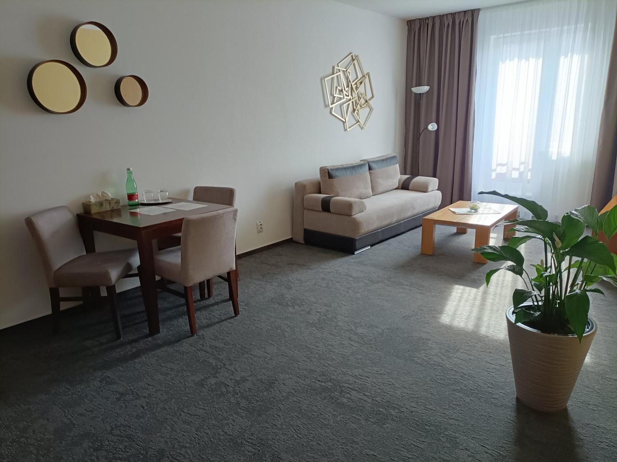 Hotel Eminent Stupava Exteriér fotografie