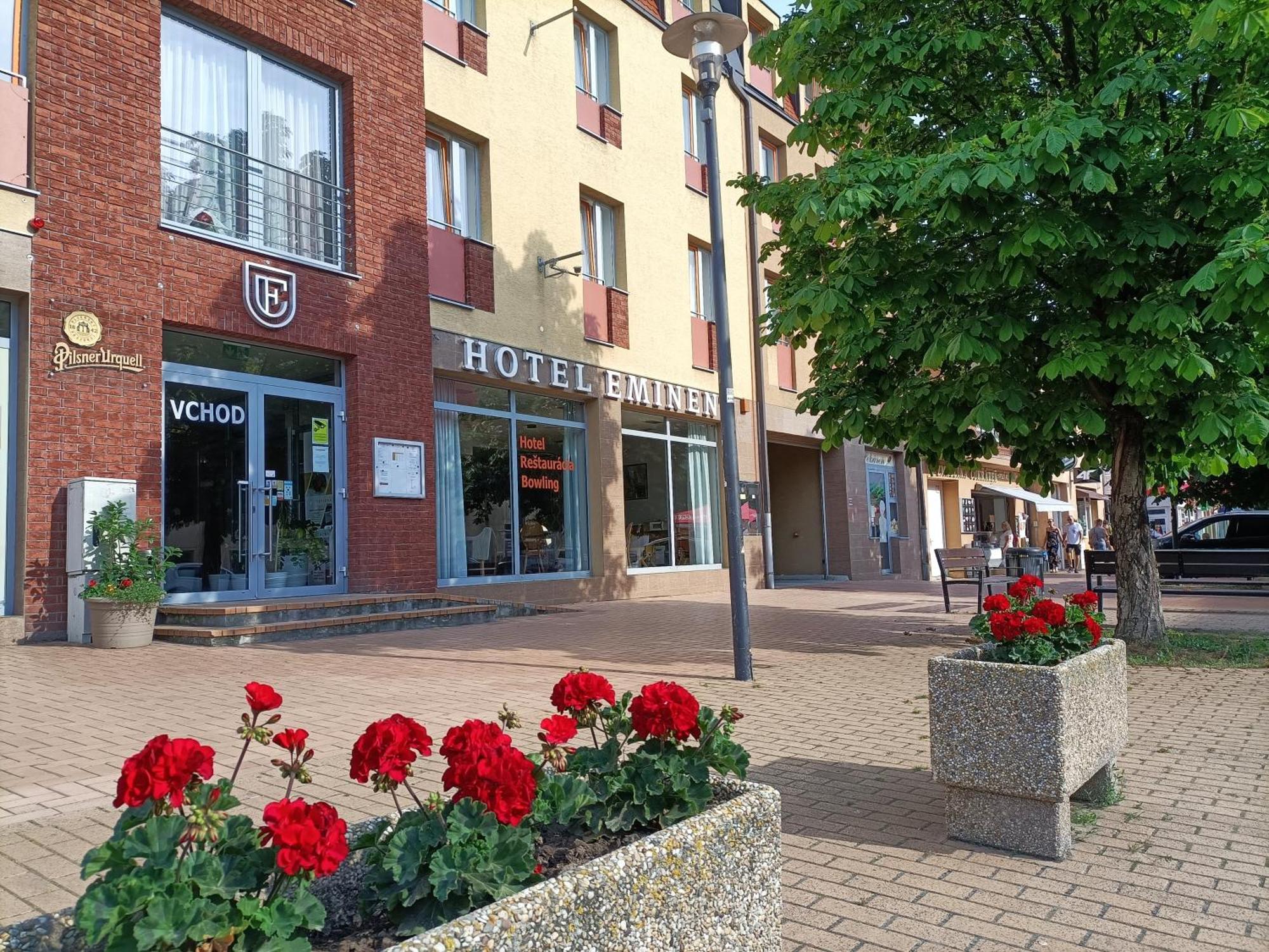 Hotel Eminent Stupava Exteriér fotografie