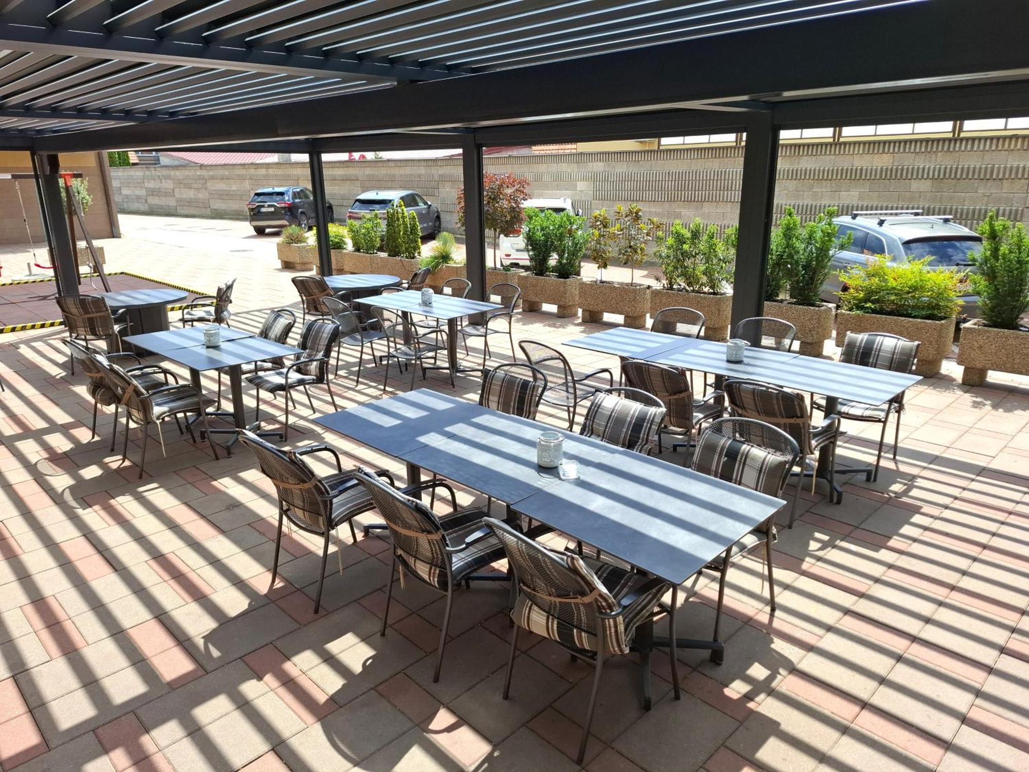 Hotel Eminent Stupava Exteriér fotografie